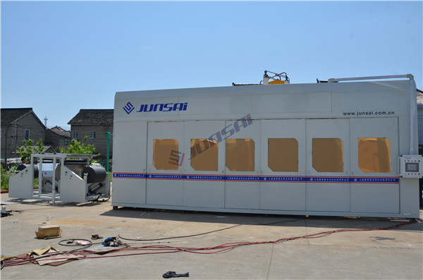 想看吸塑裁切一體機(jī)？來駿精賽雅式展！