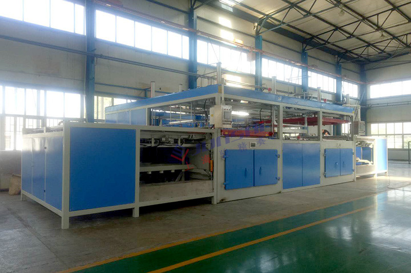 雙頭自動<a href=http://www.gphotos.cn/ target=_blank class=infotextkey>吸塑機</a>.jpg